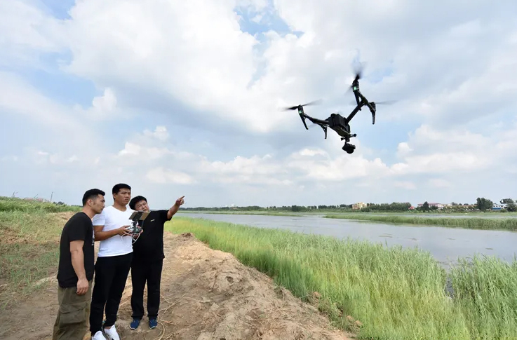 無人機高空巡查助力護漁禁捕(圖1) 無人機高空巡查助力護漁禁捕(圖1)