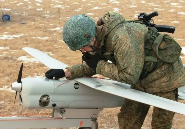 剛剛！俄軍拿出壓箱底無人機對烏克蘭“以牙還牙”(圖1)