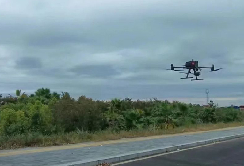 高坪區檢察院啟用無人機開展疫情防控工作(圖1) 高坪區檢察院啟用無人機開展疫情防控工作(圖1)